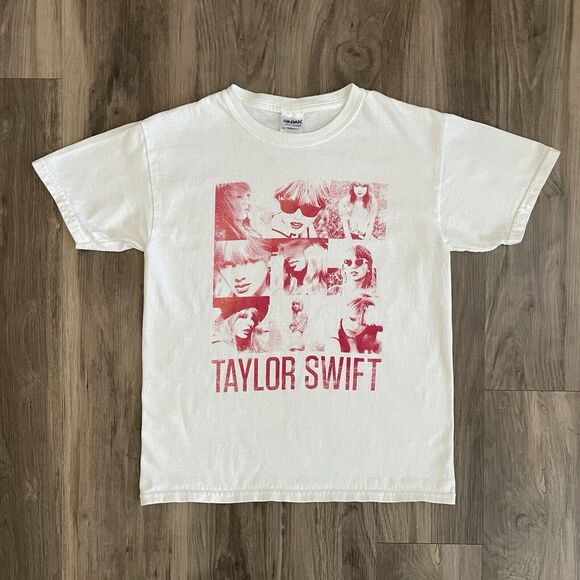 Taylor Swift Red 2012 Montage Squares Eras Pop Tour White T-Shirt Women's Size M - Picture 1 of 6